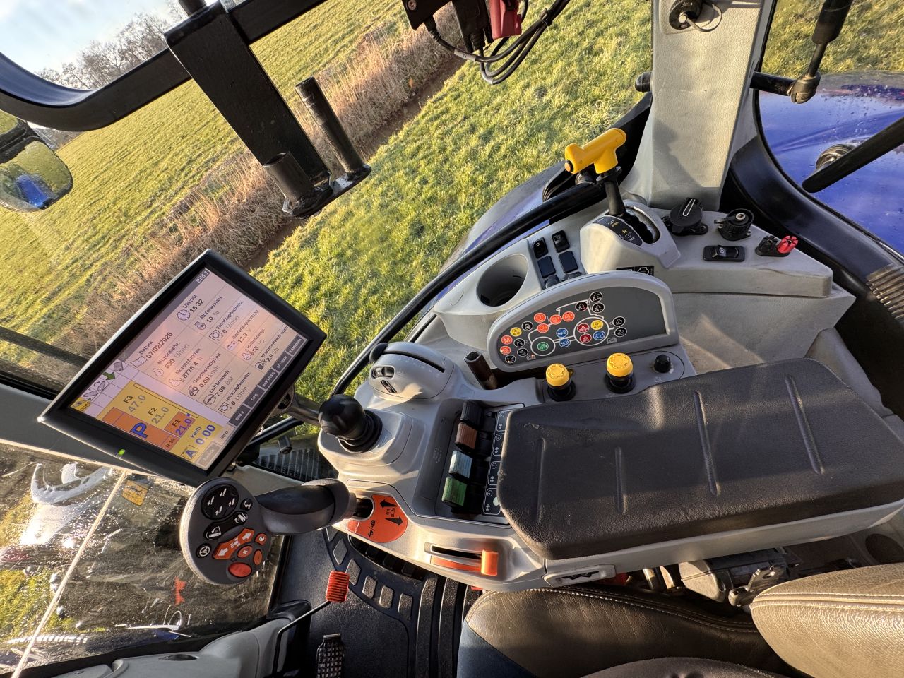 New Holland T6.175 AC bluepower 2017 GPS