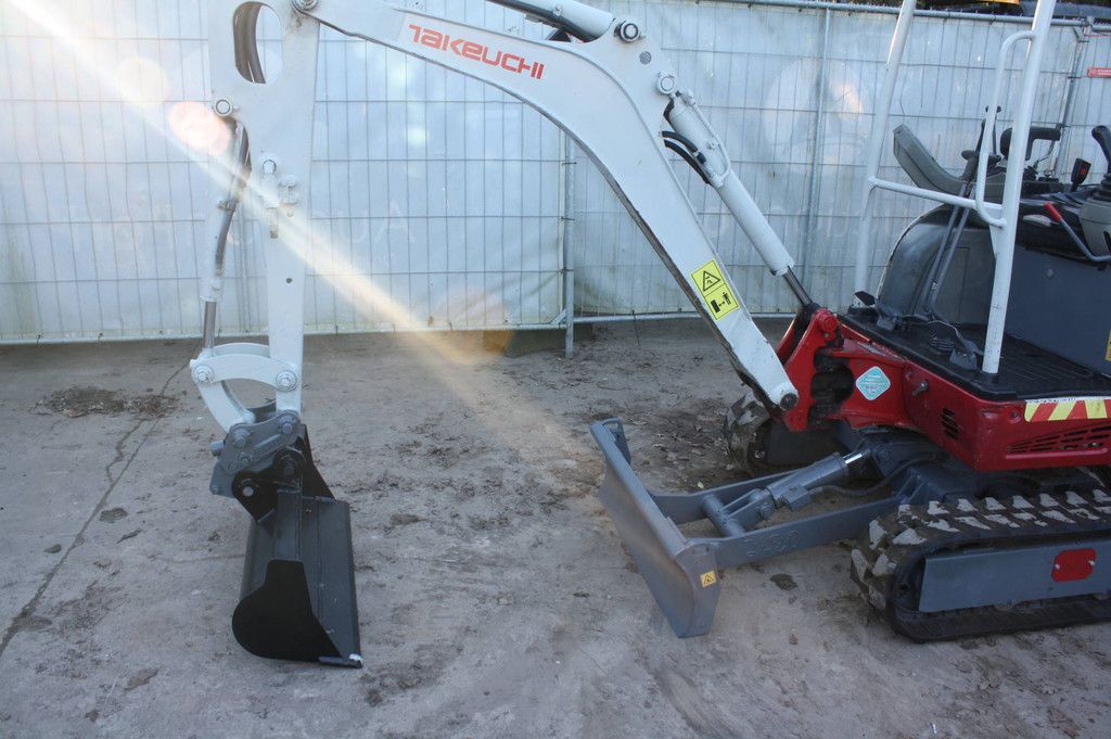 Minigraver Takeuchi TB216 Diesel 2017