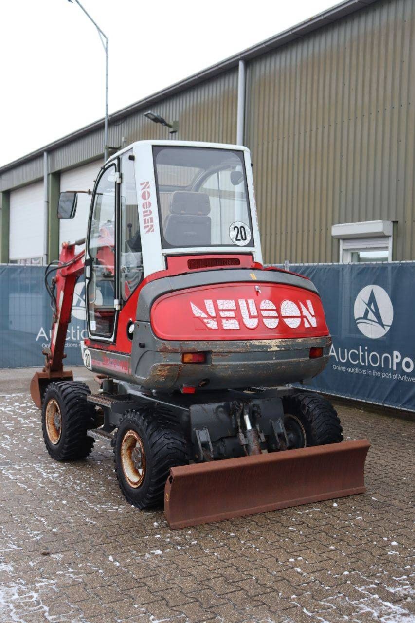 Neuson 3802WD Mobilbagger, Diesel, 30 kW, Baujahr 1999