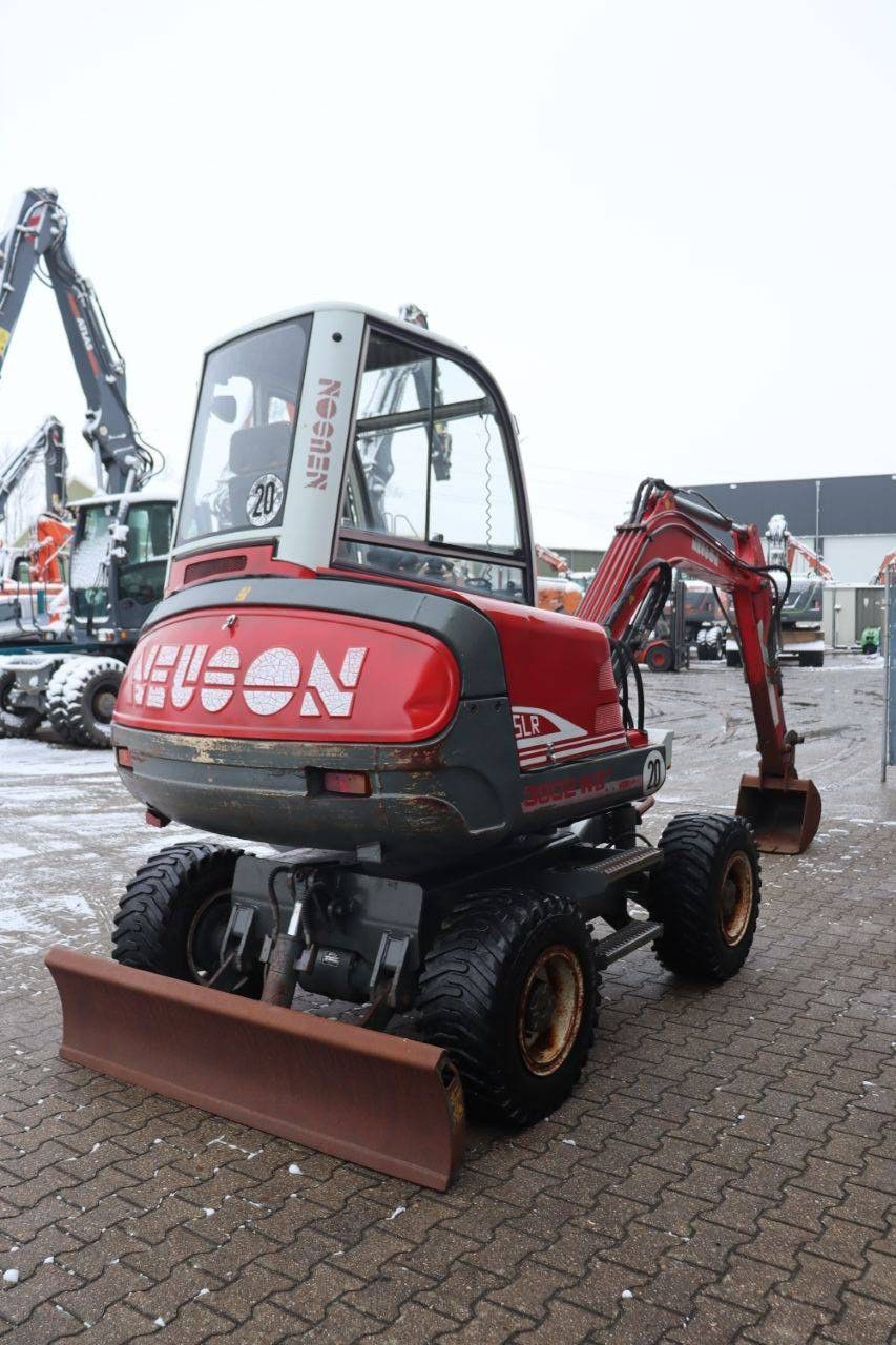 Neuson 3802WD Mobilbagger, Diesel, 30 kW, Baujahr 1999