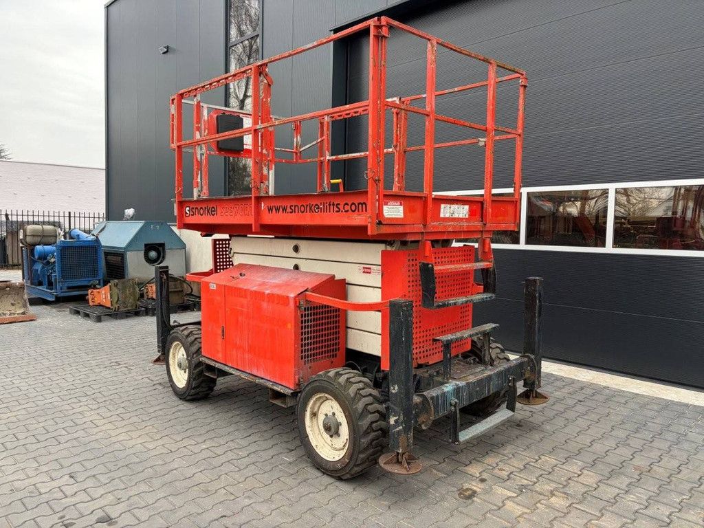 Scissor lift Snorkel S3370RT Diesel 12m 2012