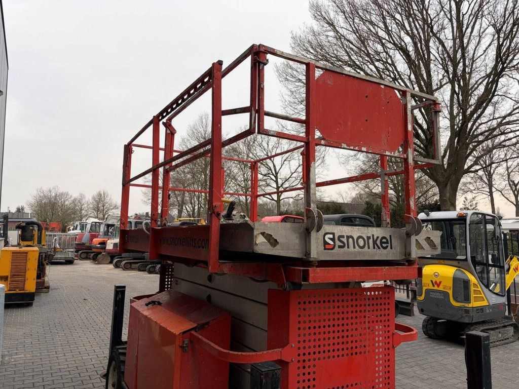 Scissor lift Snorkel S3370RT Diesel 12m 2012