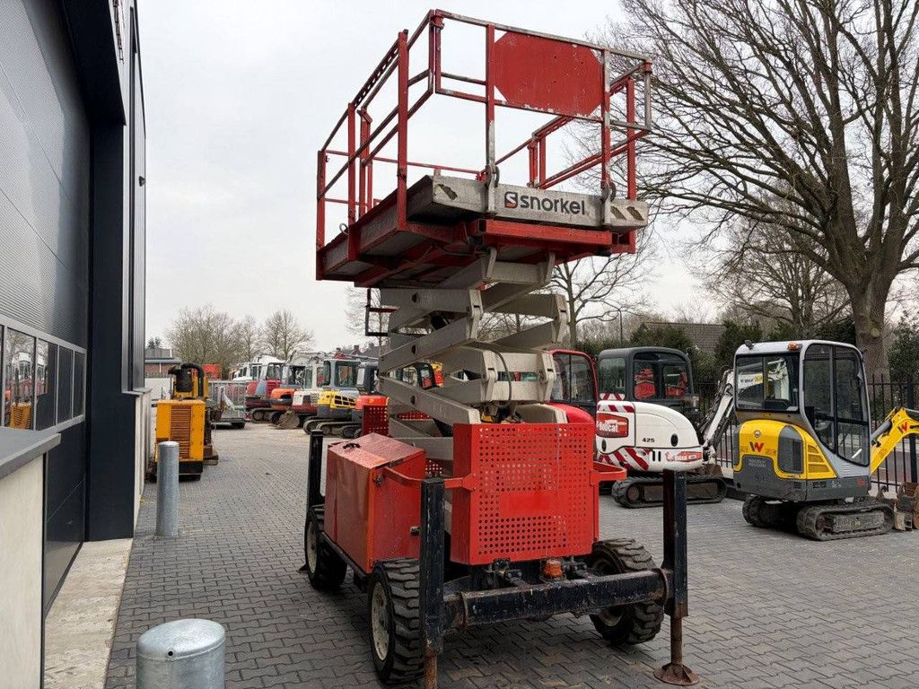 Scissor lift Snorkel S3370RT Diesel 12m 2012