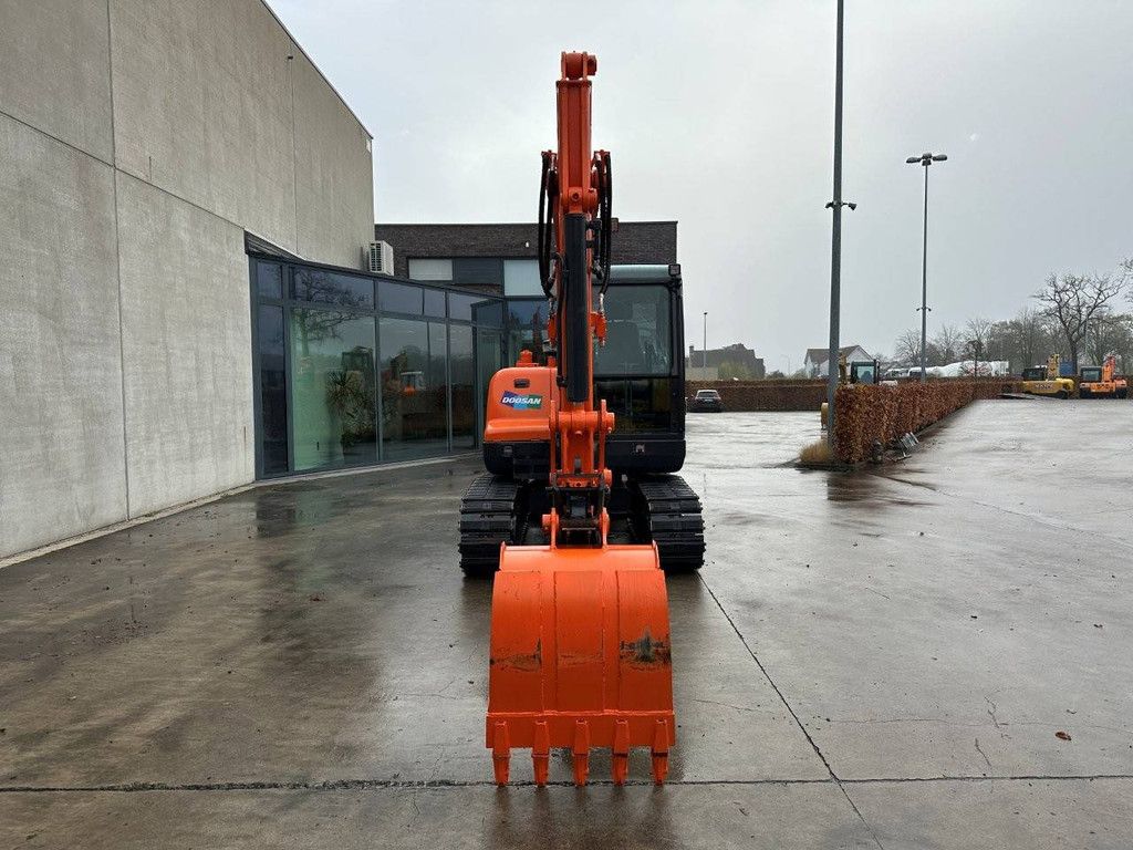 Doosan DX55-9C Diesel-Raupenbagger 36,2 kW, Baujahr 2018