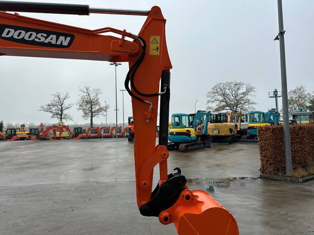 Doosan DX55-9C Diesel-Raupenbagger 36,2 kW, Baujahr 2018