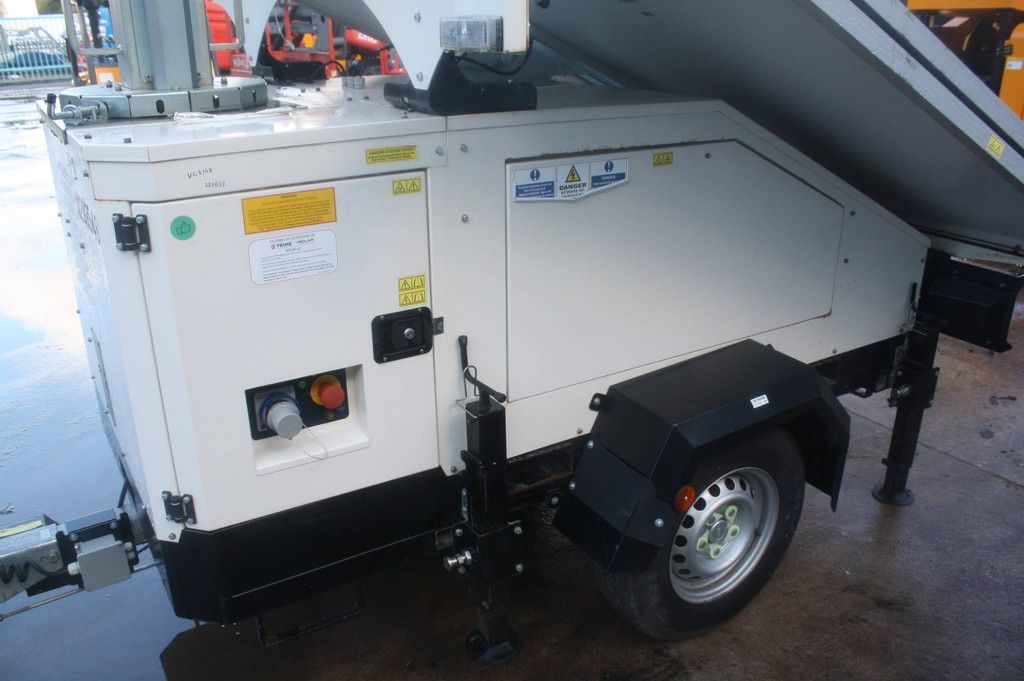 Light mast Trime X-Solar Electric/Solar panels 2022