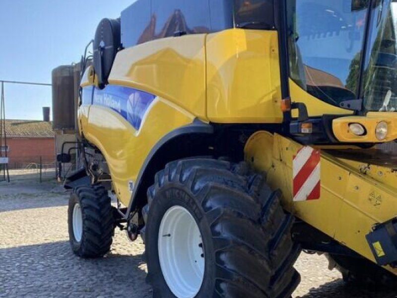 New Holland CX 8040