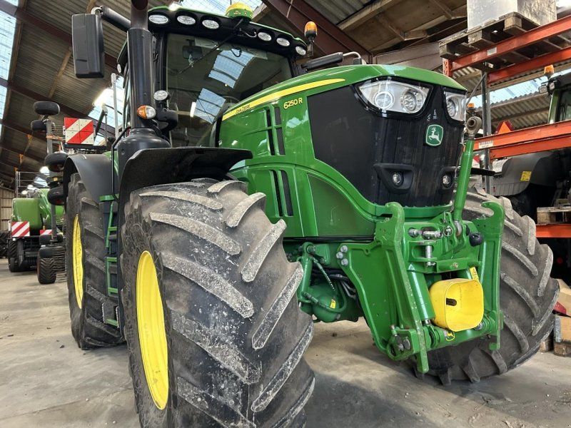 John Deere 6 250R