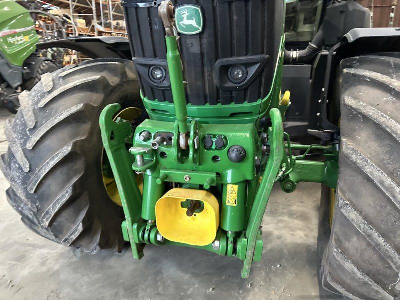 John Deere 6 250R