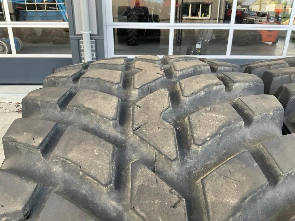Nokian 650/65 R42 + 540/65 R30 TRI2
