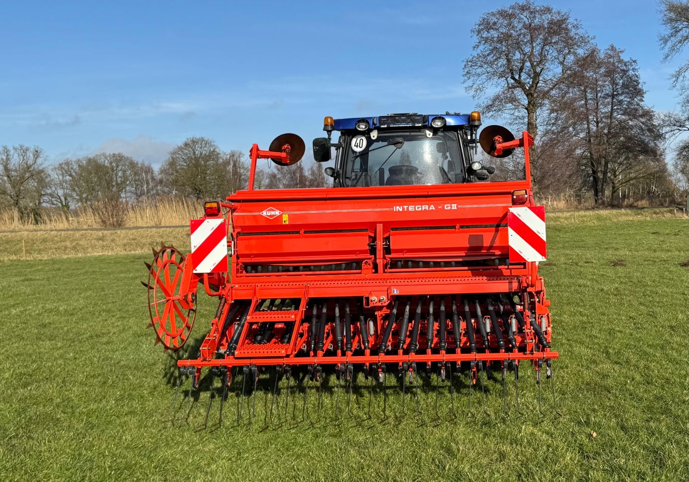 Kuhn HRB 303D met Kuhn Integ2-3M zaaimachine zaaicombinatie