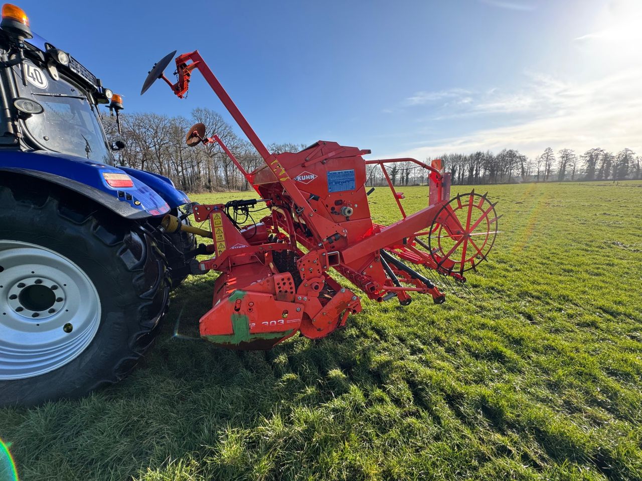 Kuhn HRB 303D met Kuhn Integ2-3M zaaimachine zaaicombinatie
