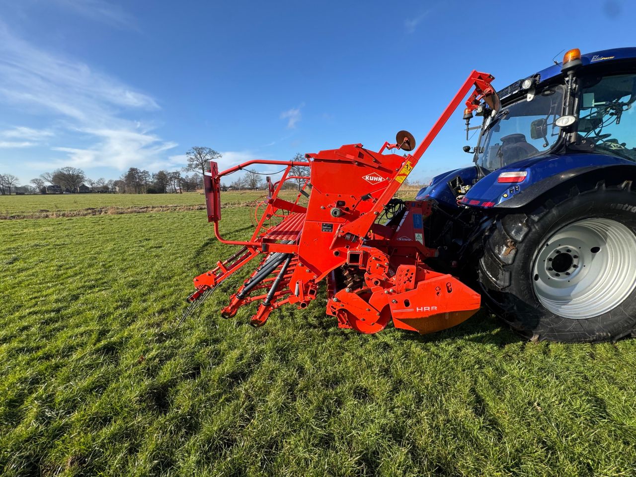 Kuhn HRB 303D met Kuhn Integ2-3M zaaimachine zaaicombinatie