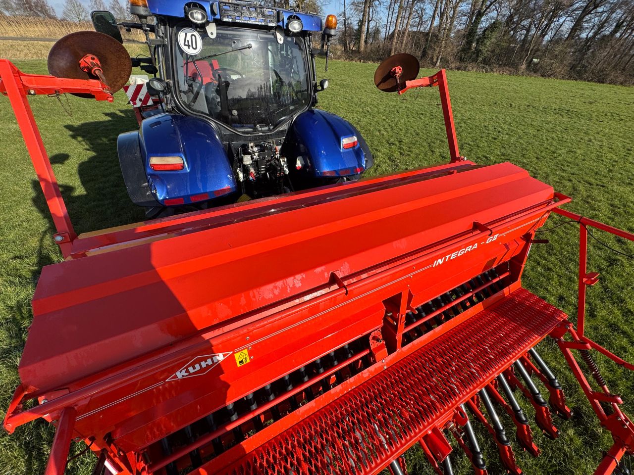 Kuhn HRB 303D met Kuhn Integ2-3M zaaimachine zaaicombinatie