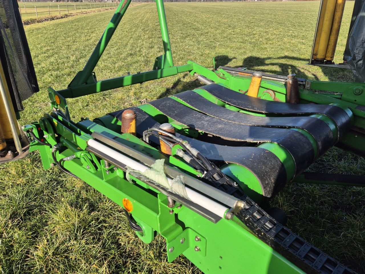 John Deere 744 ronde balenpers pers-wikkelcombinatie