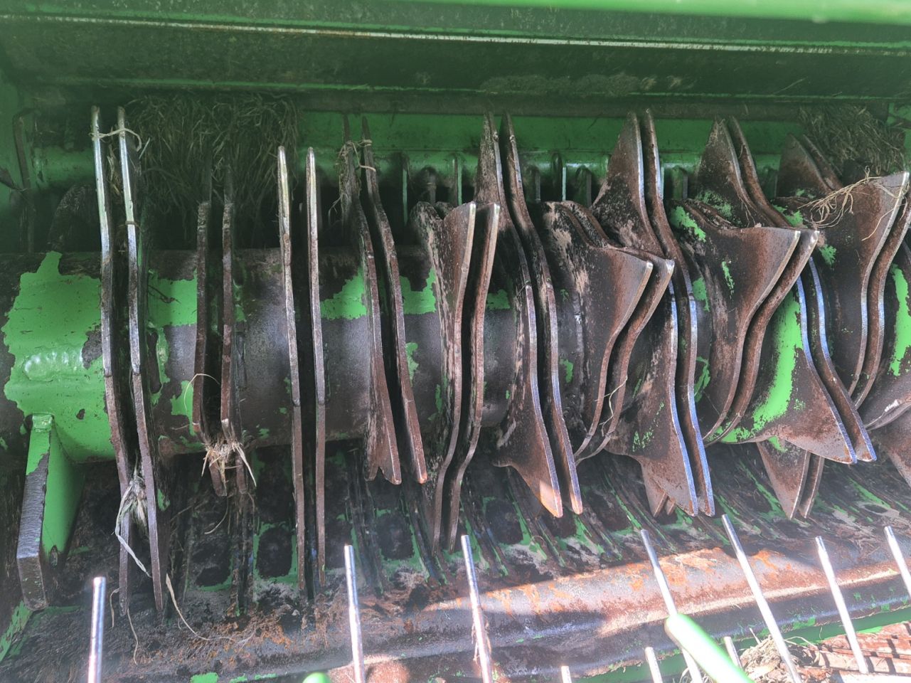 John Deere 744 ronde balenpers pers-wikkelcombinatie