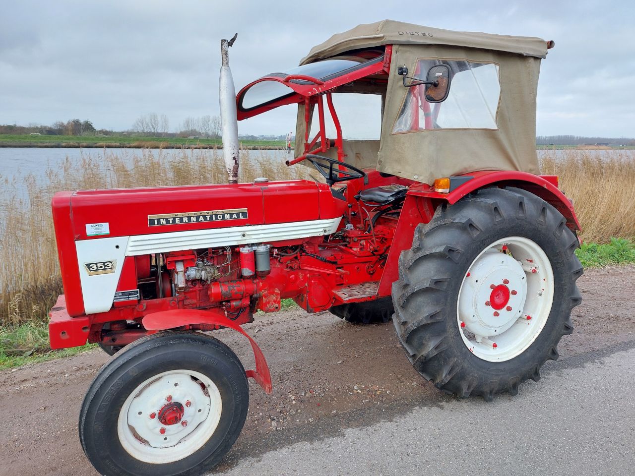 International 353 weinig uren