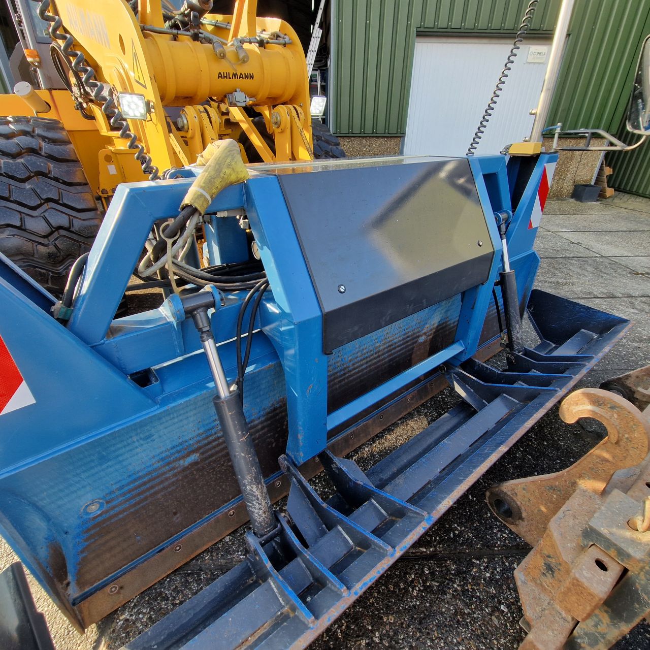 Ahlmann az150 zwenklader