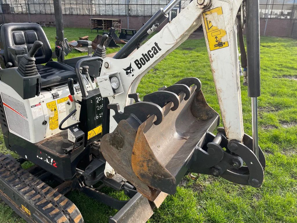 Bobcat E10 minigraver 2022 met 205 uur! CW05