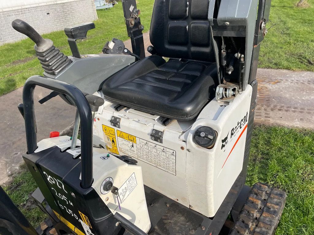 Bobcat E10 minigraver 2022 met 205 uur! CW05