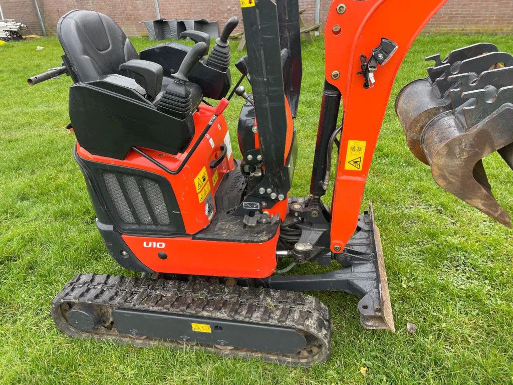 Kubota U10-5 minigraver 2024 met slechts 379 uur met 3 bakken