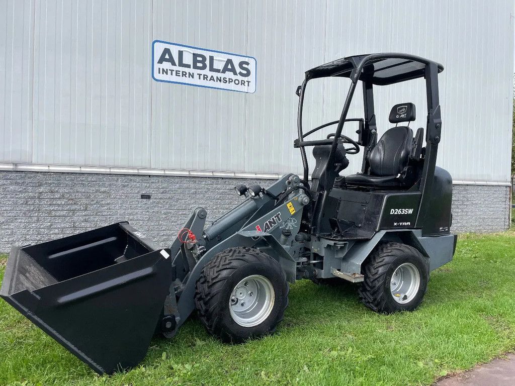 Giant 263SWT shovel kniklader met slechts 286 uur