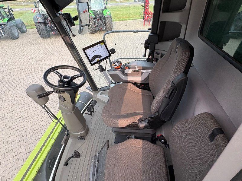 Claas TRION 750