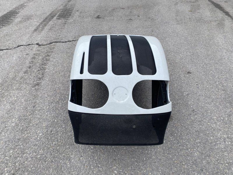 Steyr Motorhaube auf Kompakt 4095 Ecotech