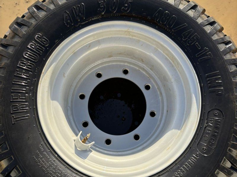Trelleborg BKT 480/45-17 2xvorhanden