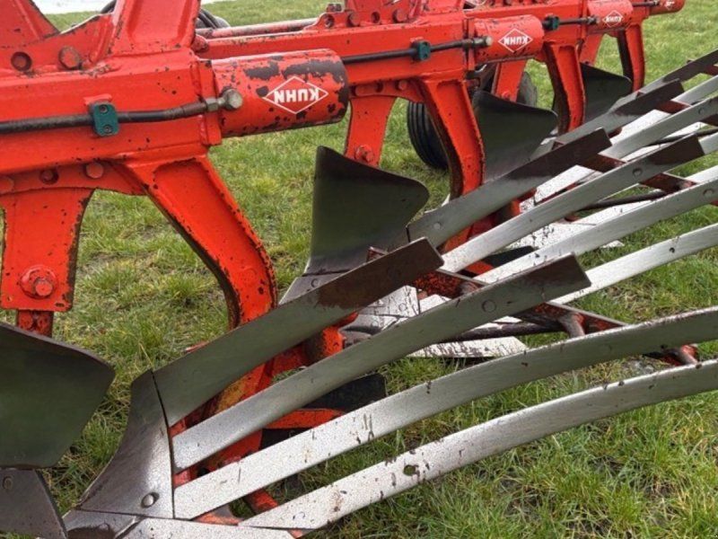 Kuhn Multi Master 110 Multi Master 110 Ristevendeplov med hydr udløsn