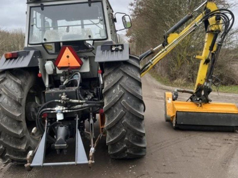 Massey Ferguson 365 og 390T Hi Line med armklipper