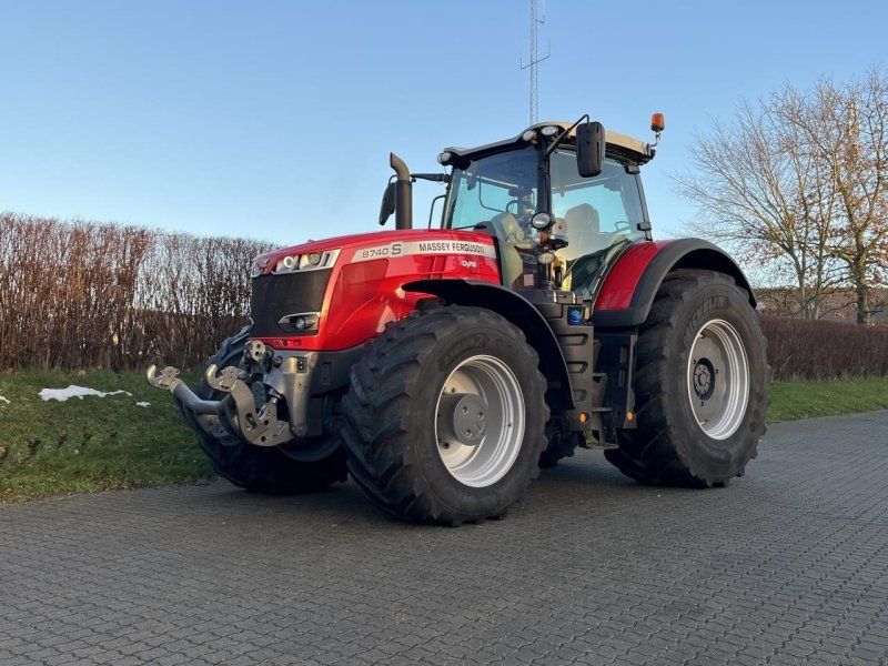 Massey Ferguson 8740S