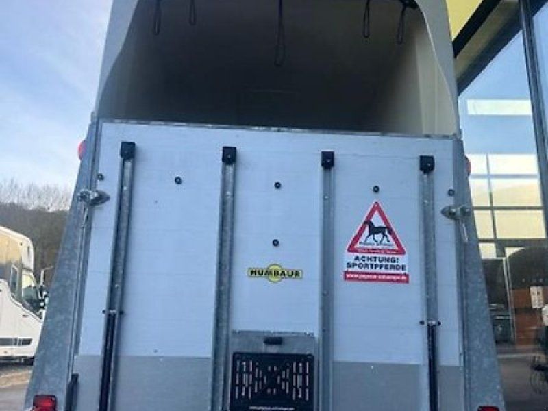 Humbaur Xanthos Aero 2-Pferde Alu Sattelkammer 2,4t.