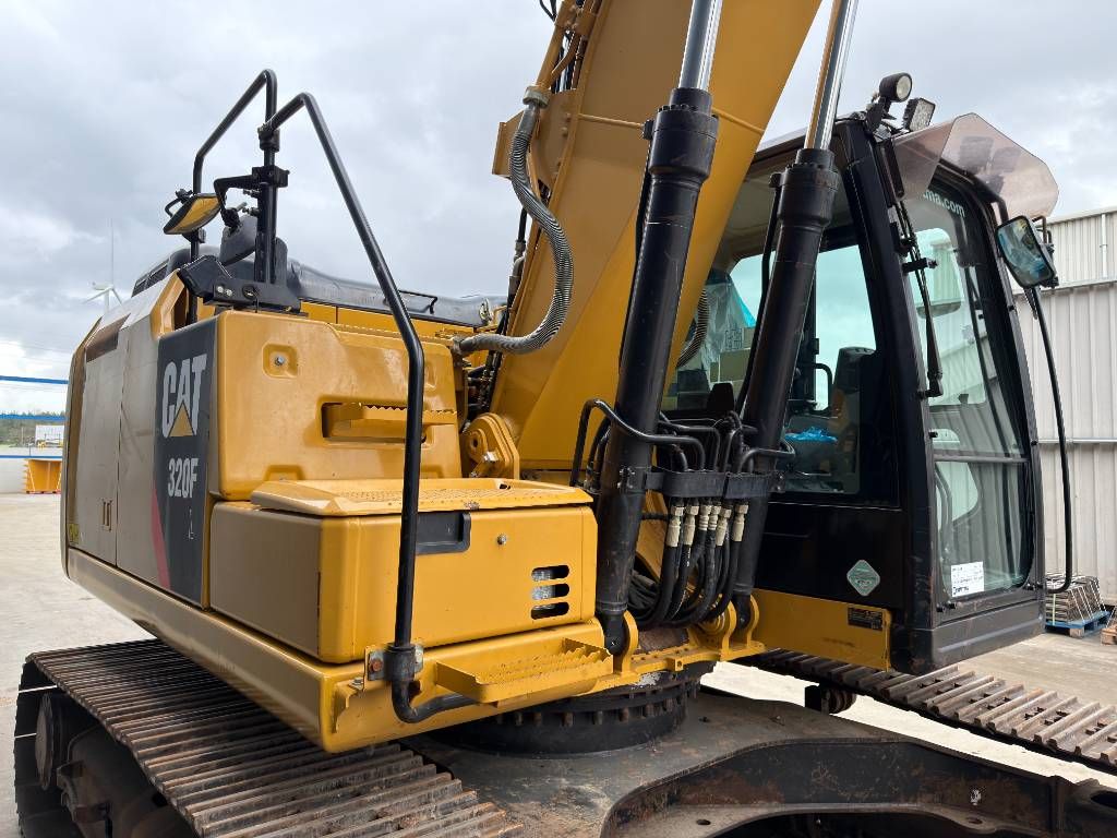 CAT 320FL VA