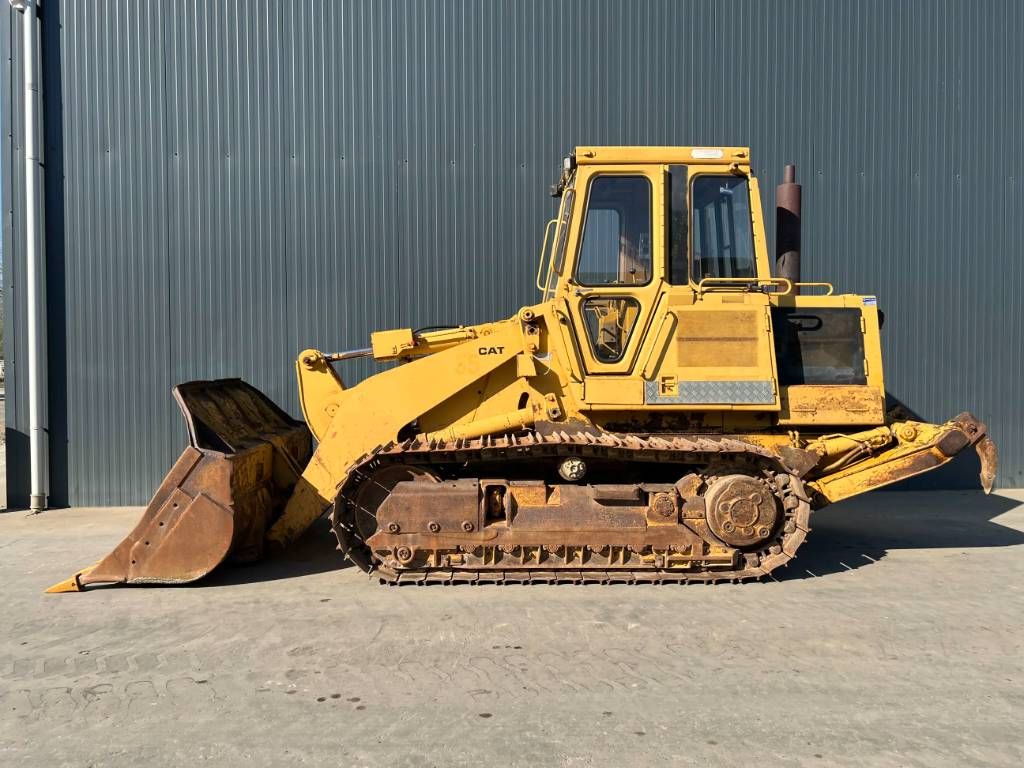 CAT 953 - Ripper