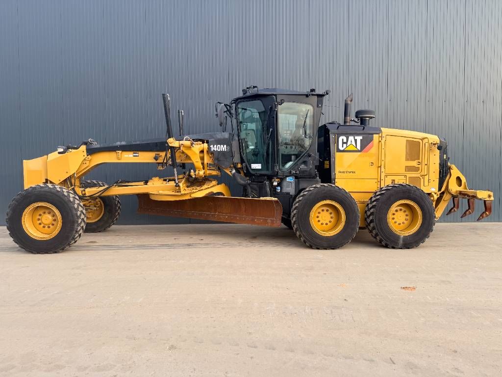 CAT 140M3