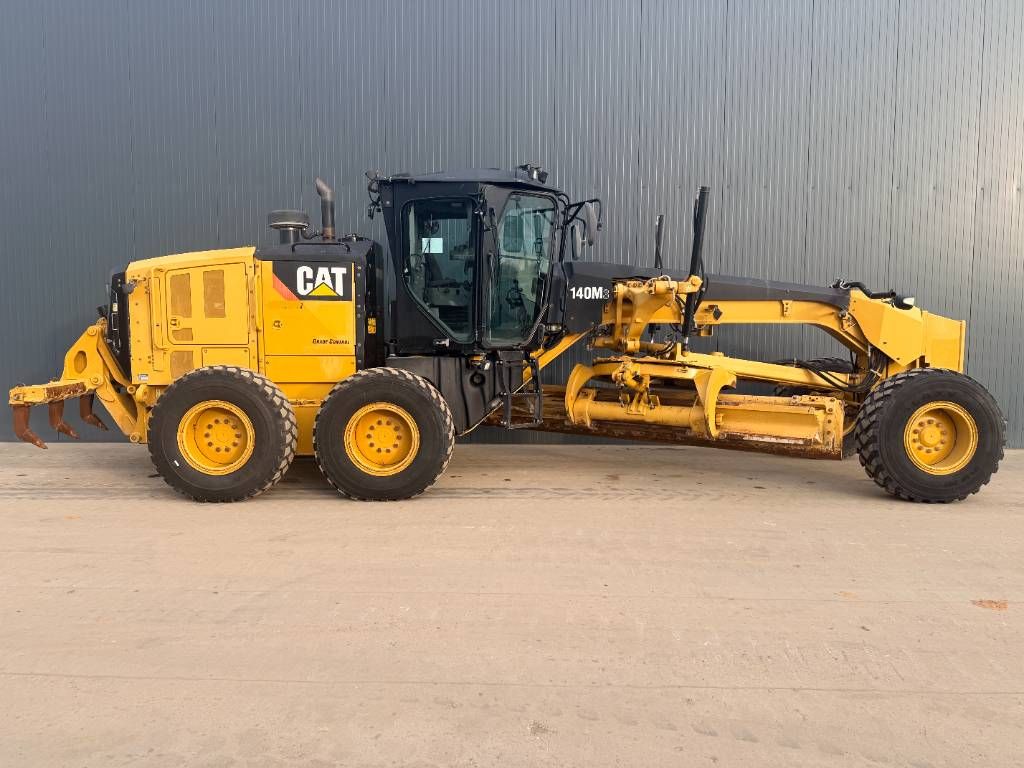 CAT 140M3