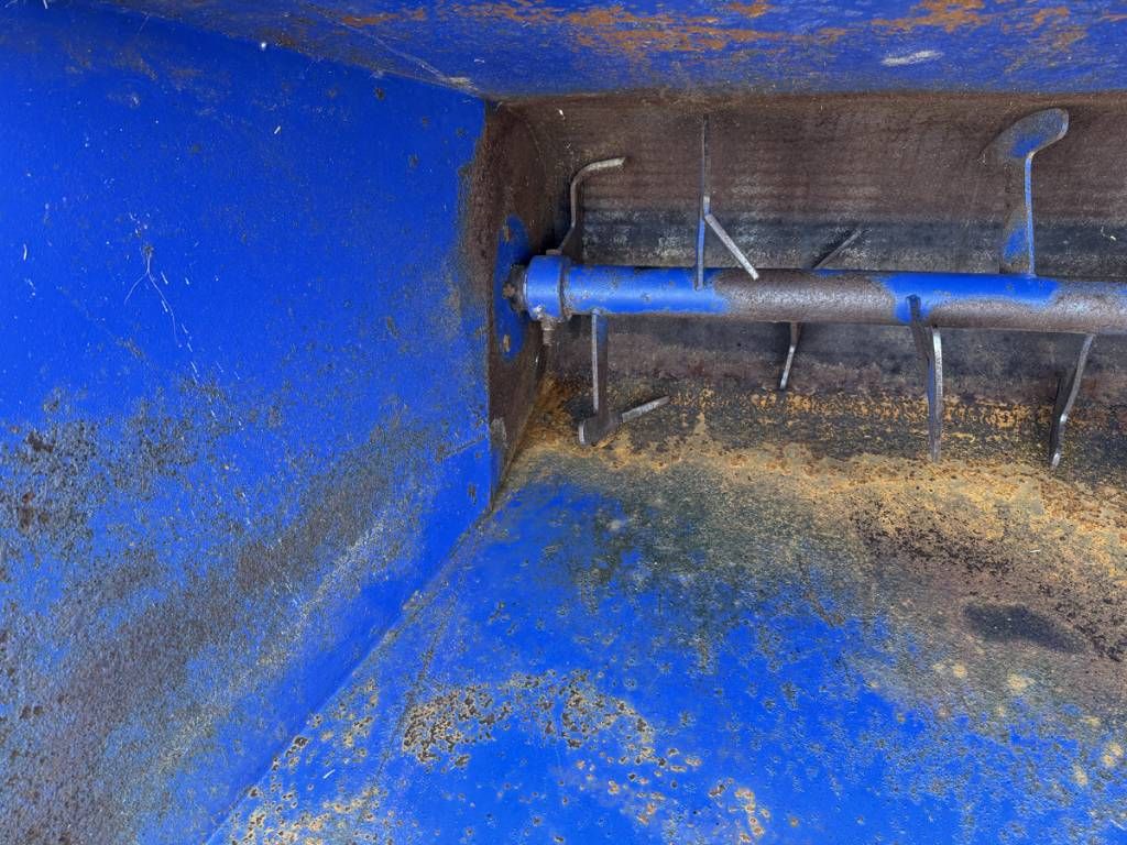 AP - DETECH 1800T zaagsel instrooibak