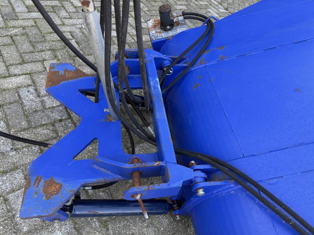 AP - DETECH 1800T zaagsel instrooibak