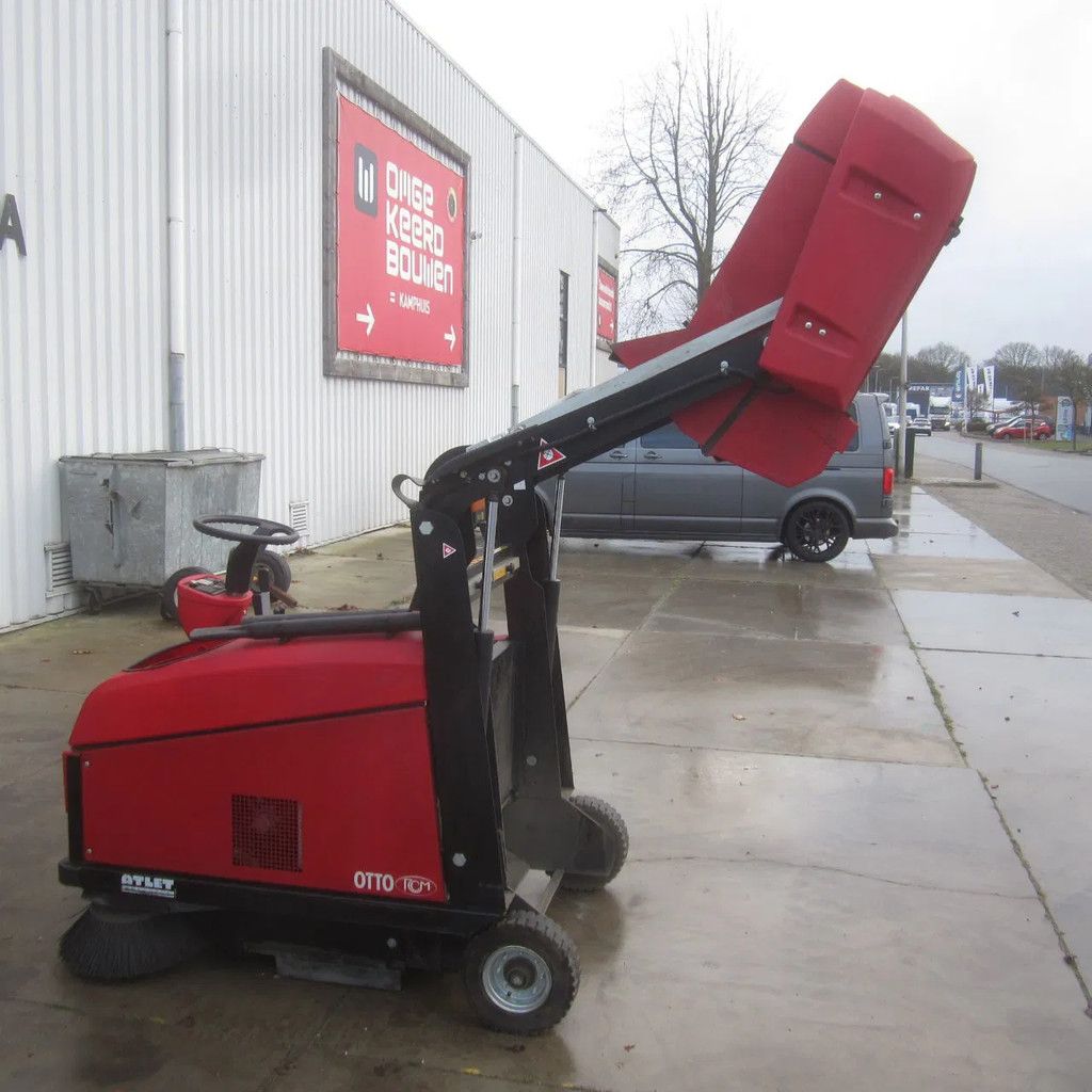 RCM Veegmachine zit-veeg Otto .