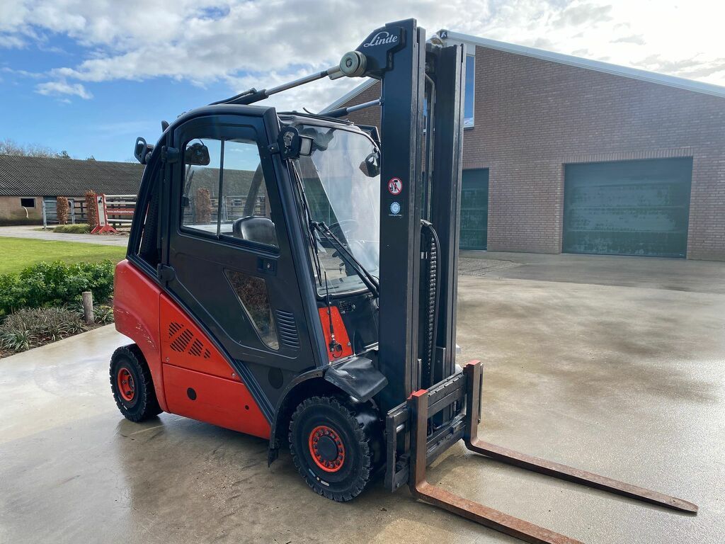 Linde h25t-01