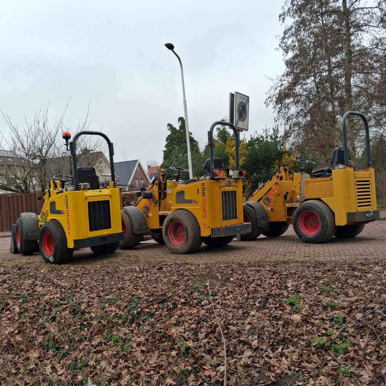 3 X Knikmops 130 Minishovel.