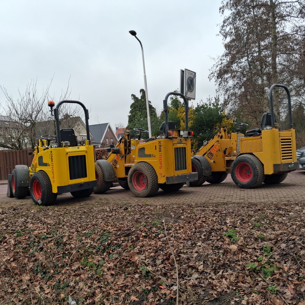 3 X Knikmops 130 Minishovel.