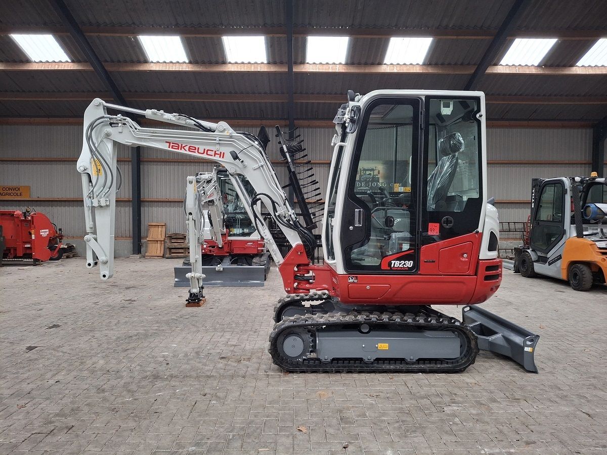 Takeuchi TB230 minigraver, minikraan, BJ2026, 3 stuks, Nieuw!