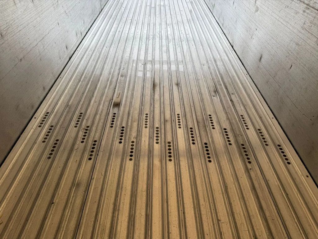 Stas S300ZX 92m3 2X Liftas AS-3 Liftas APK/TUV 04-2026 Cargo Floor 10MM