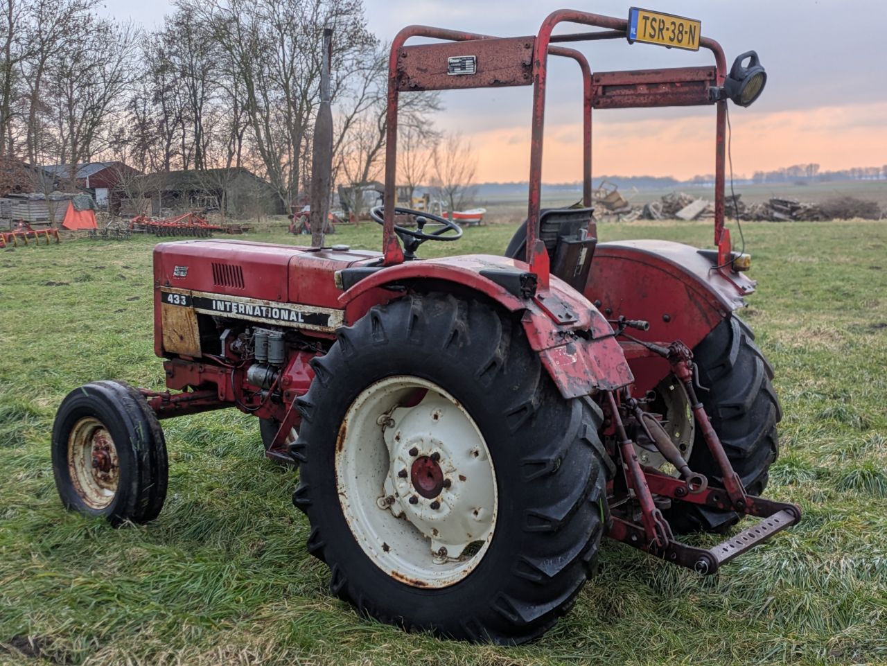 IHC international 433