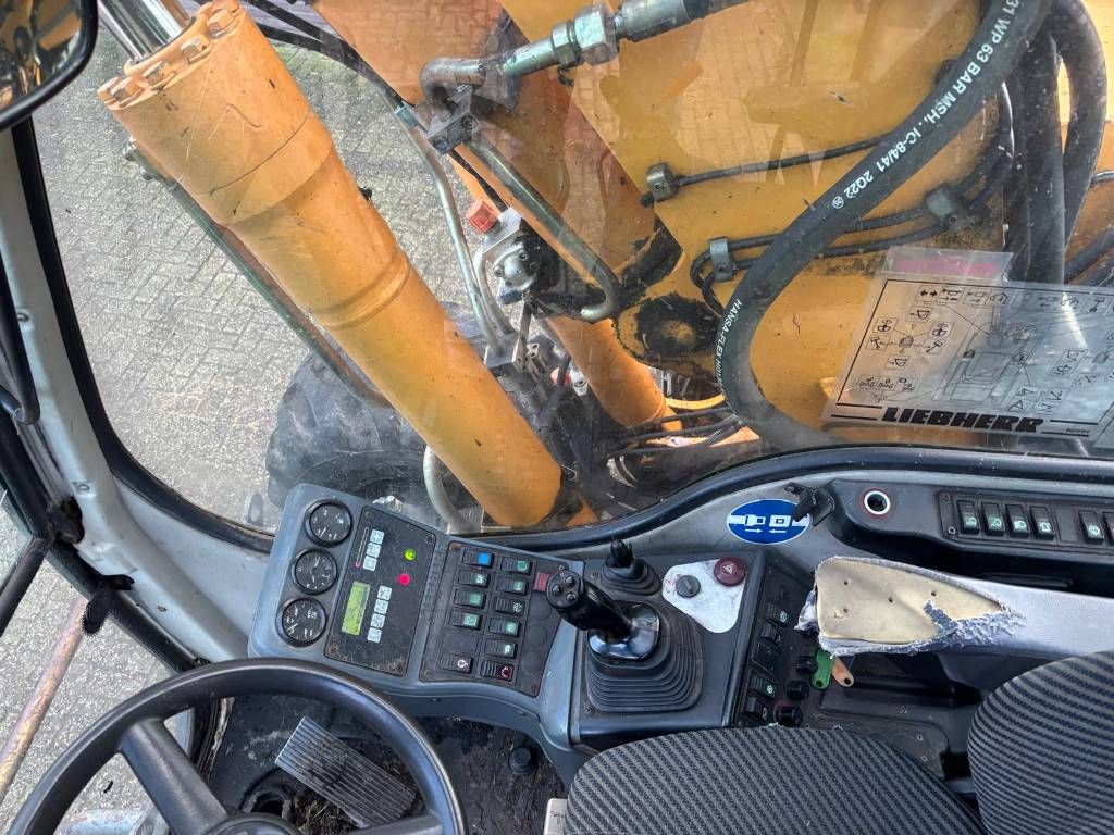 Liebherr 314 mobiele kraan graafmachine