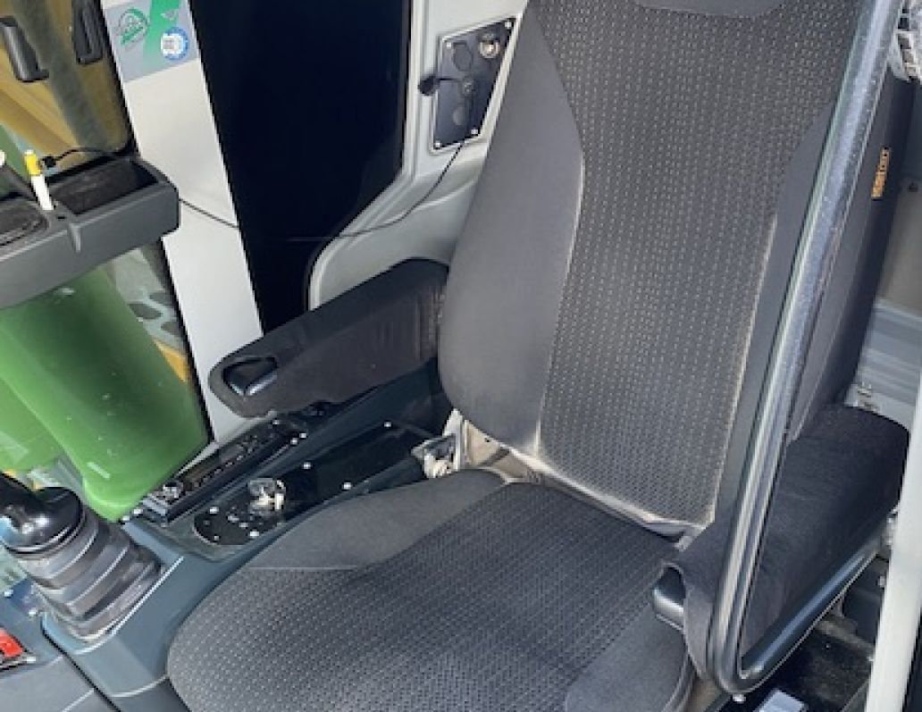 Sennebogen 830 Material Handler