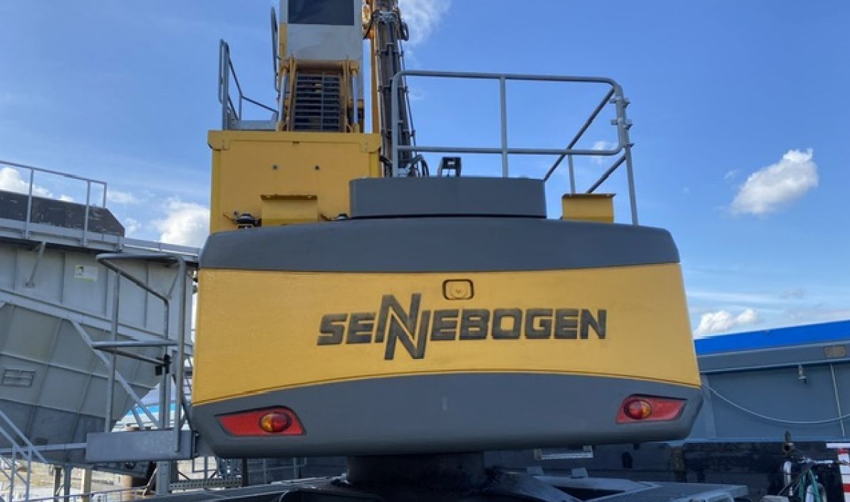 Sennebogen 830 Material Handler