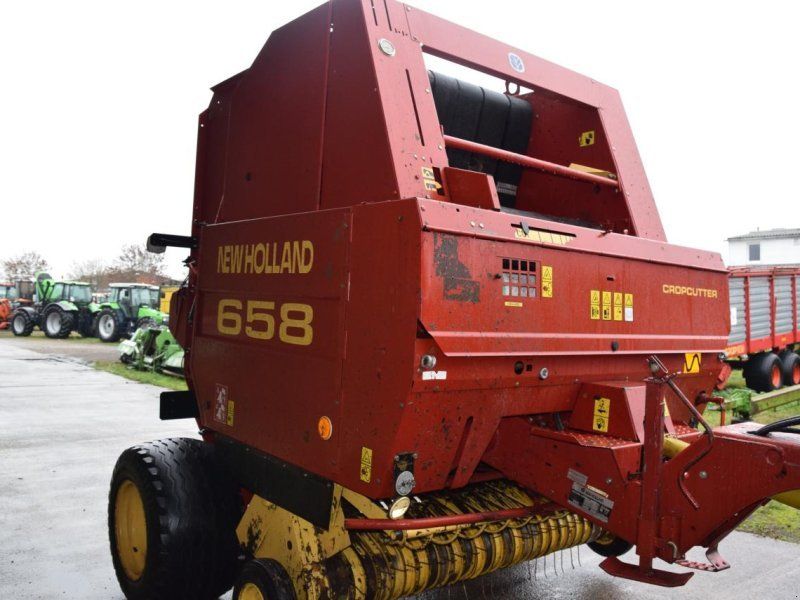 New Holland 658 Crop Cut